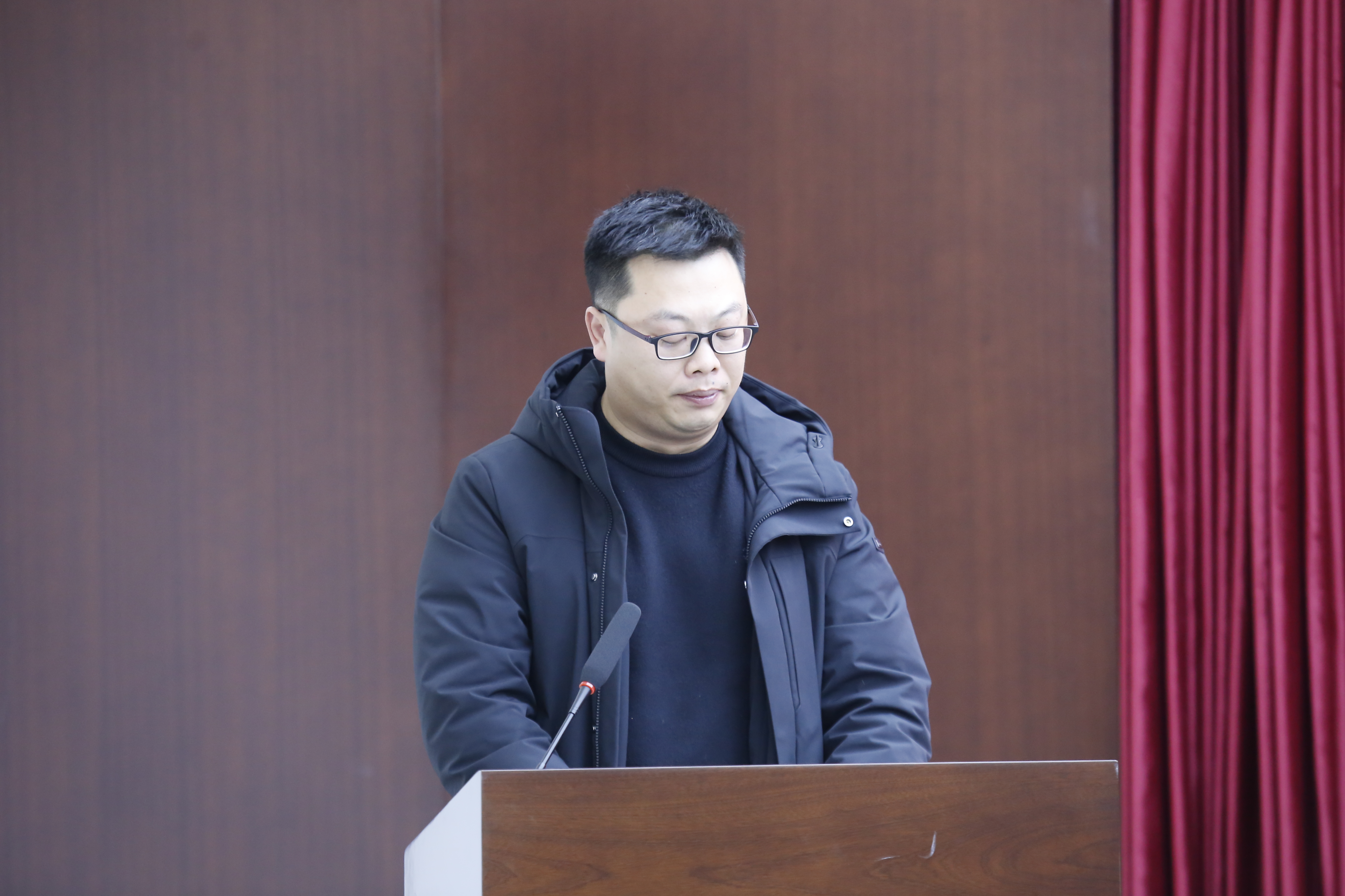 24述职金盾